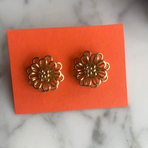 Gold Yellow Daisy Flower Stud earrings